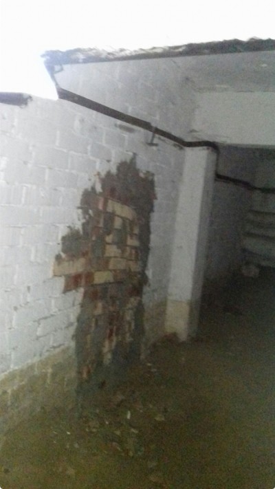 восстановлена кирпичная кладка стен